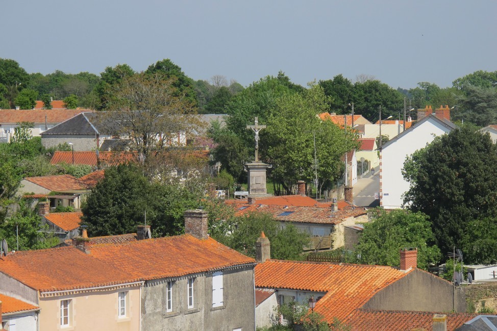 Tourisme - Pays de la Loire - Vendée -  Apremont (Le village, le lac et le château)